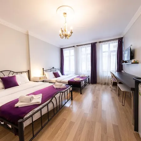 Apartment Frame Galata