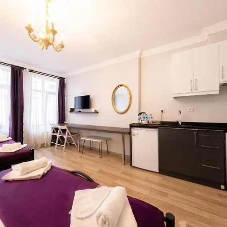 Apartment Frame Galata