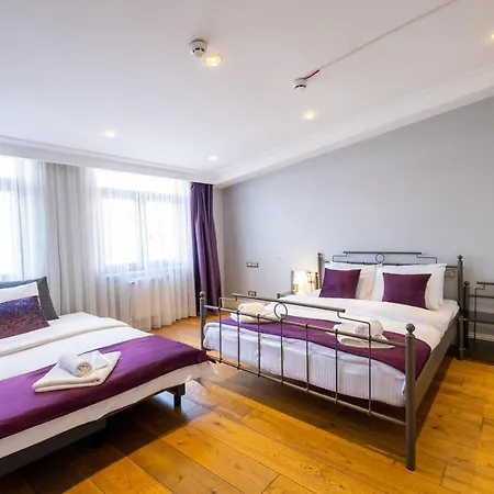 Apartment Frame Galata *